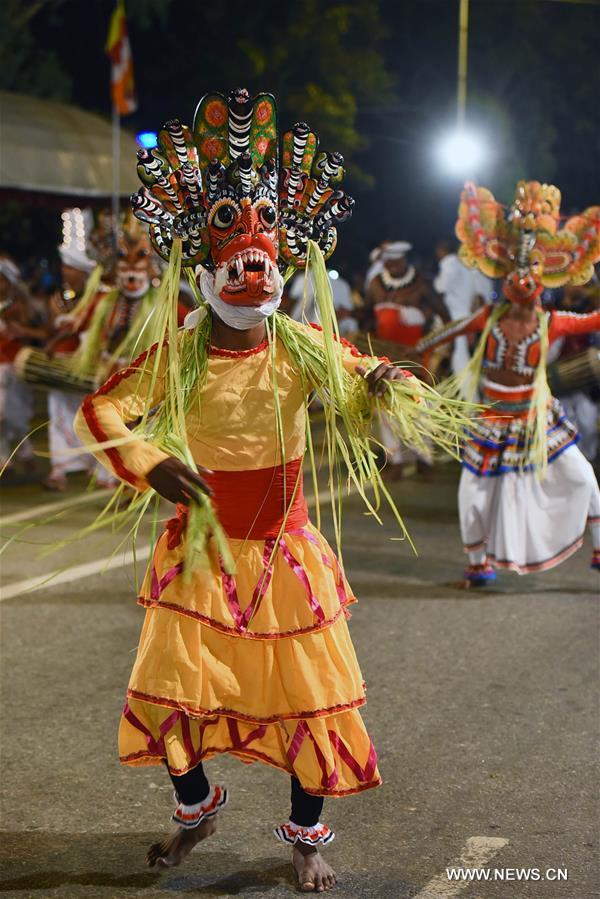 SRI LANKA-COLOMBO-FESTIVAL PARADE 