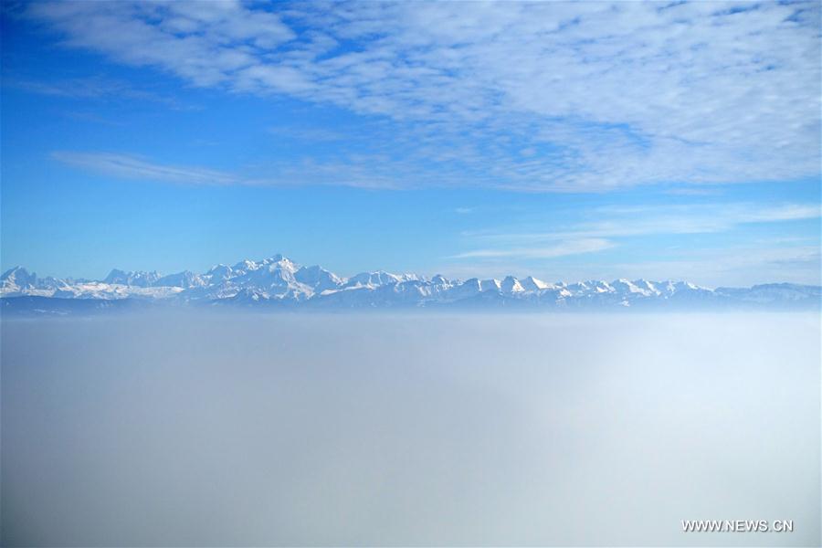 Photo taken on Feb. 13, 2017 shows a sea of clouds over Lake Geneva. (Xinhua/Xu Jinquan) 