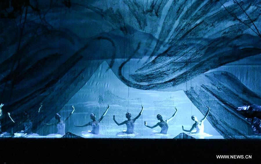 Members of Russia's Kremlin Ballet Theatre perform the 'Swan Lake' at the Harbin Grand Theatre in Harbin, capital of northeast China's Heilongjiang Province, Feb. 16, 2017.