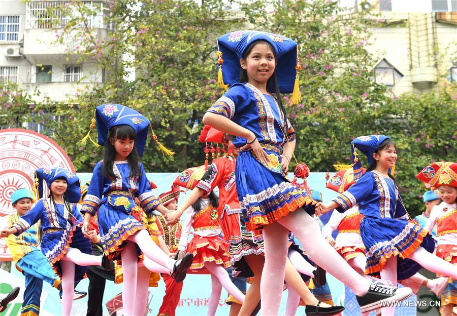 CHINA-NANNING-PRIMARY SCHOOL-SANYUESAN FESTIVAL(CN)
