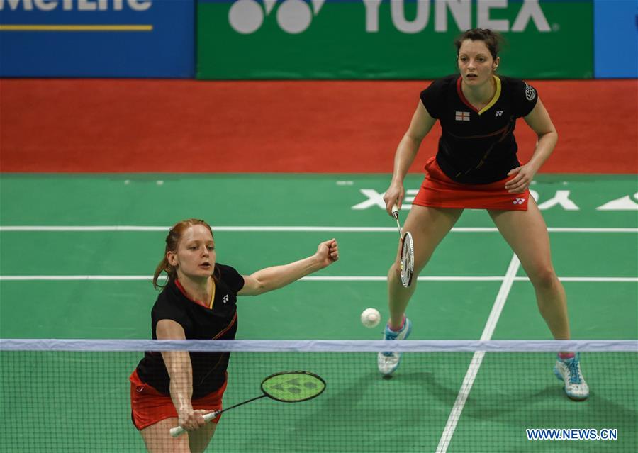 Lauren Smith and Sarah Walker of England compete during the 2nd round of women's double against Huang Yaqiong and Tang Jinhua of China in Yonex Sunrise Indian Open Badminton Championship in New Delhi, India, March 30, 2017. Huang Yaqiong and Tang Jinhua won 2-1. (Xinhua/Bi Xiaoyang) 