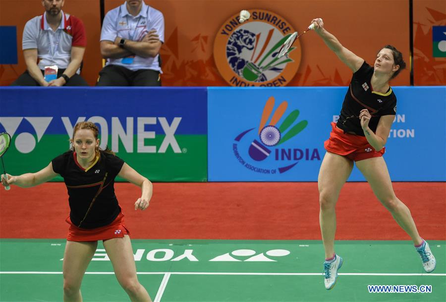 Lauren Smith and Sarah Walker of England compete during the 2nd round of women's double against Huang Yaqiong and Tang Jinhua of China in Yonex Sunrise Indian Open Badminton Championship in New Delhi, India, March 30, 2017. Huang Yaqiong and Tang Jinhua won 2-1. (Xinhua/Bi Xiaoyang) 