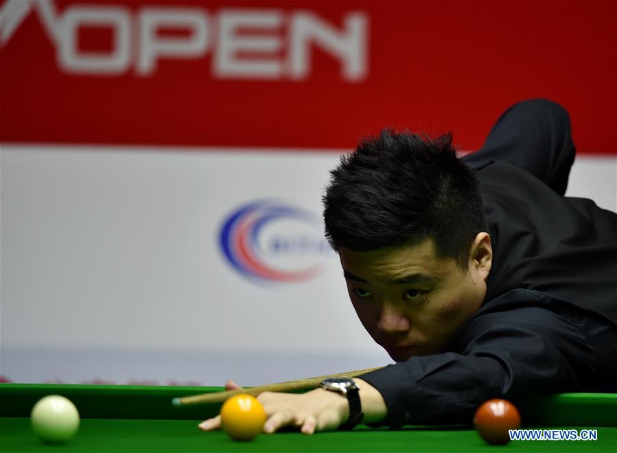 Ding Junhui of China competes during the 3rd round match against Mark Joyce of England at the 2017 World Snooker China Open Tournament in Beijing, capital of China, March 30, 2017. Ding won 5-3. (Xinhua/Zhang Chenlin) 