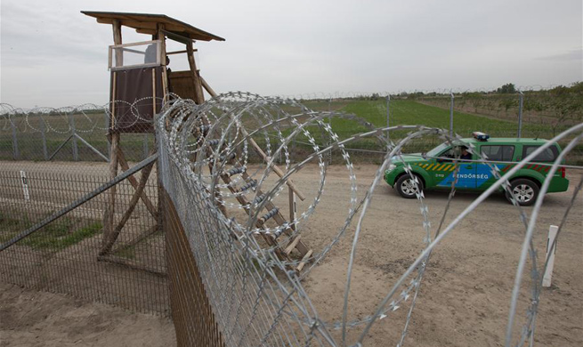 Second fence is ready at Hungarian-Serbian border: minister
