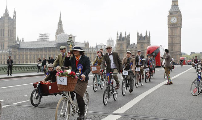 Annual Tweed Run bicycle ride kicks off in London