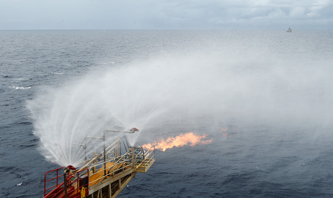 China succeeds in mining combustible ice in South China Sea