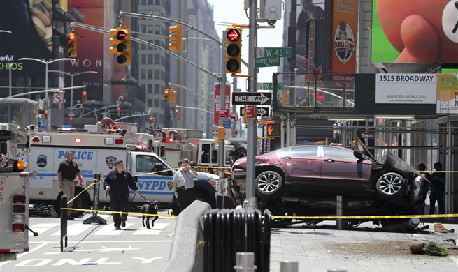 At least 10 injured in NYC's Times Square car crash accident