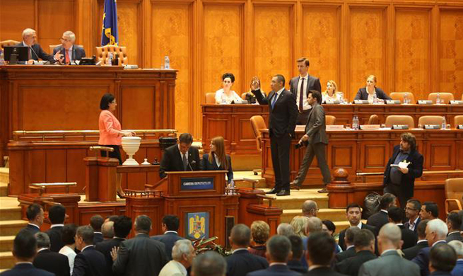 Romanian gov't toppled in censure motion