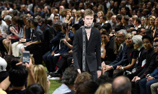 In pics: models present creations of Dior Homme