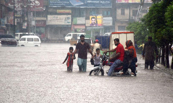 Heavy monsoon rain hits Pakistan