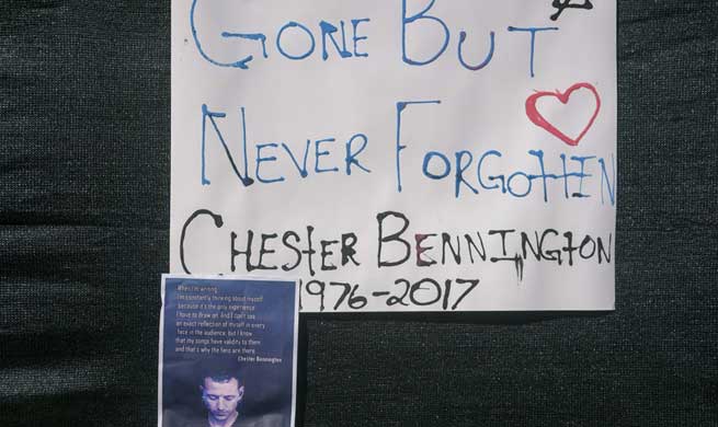 Fans pay tribute to Linkin Park's Chester Bennington in California