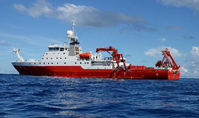 Chinese submersibles explore South China Sea