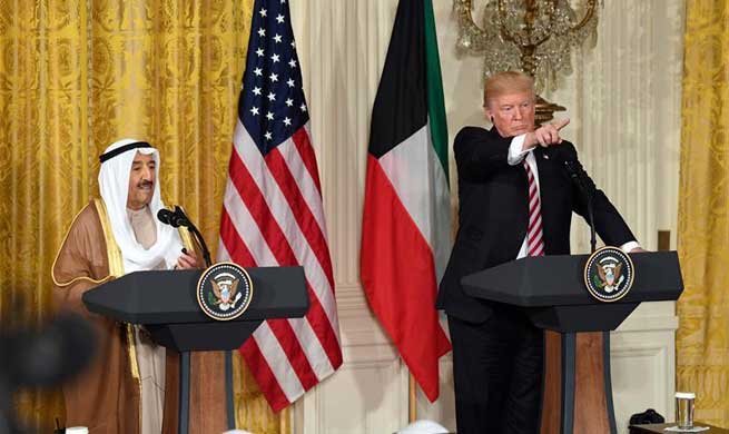 Trump says willing to mediate in Qatar diplomatic dispute