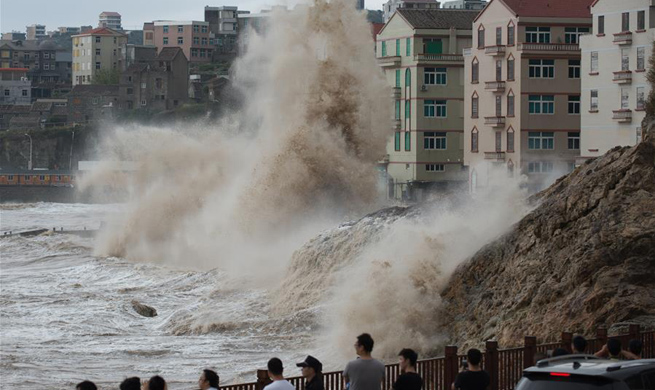 Surges brought by Typhoon Talim seen in E China
