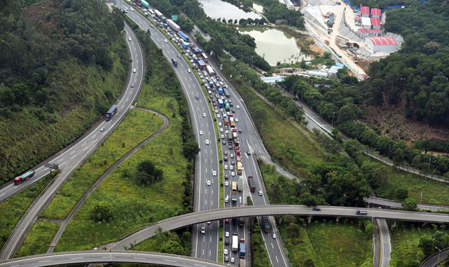 Guangdong highways see traffic jam as National Day holiday nears end