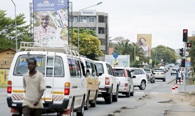 Chinese firm helps install traffic lights across Bujumbura in Burundi