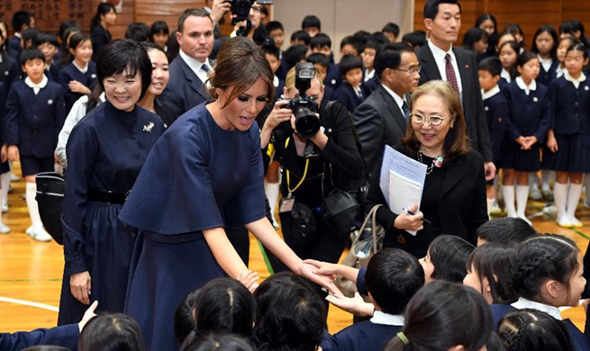 U.S. first lady, Japanese PM's wife visit primary school in Tokyo