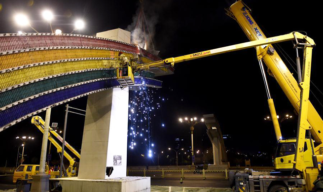 Beijing rebuilds iconic "rainbow gates" on Chang'an Avenue