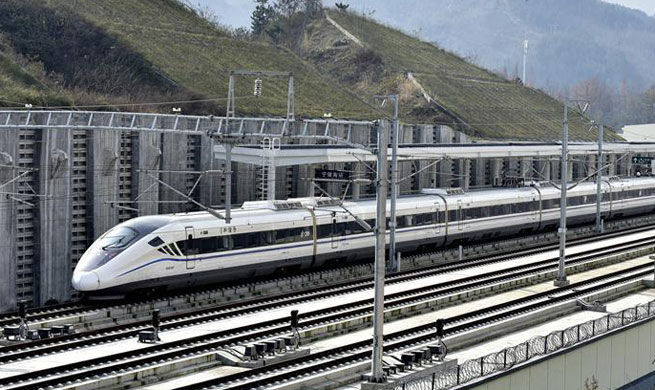 China's 1st rail route to run through Qinling Mountains starts test run