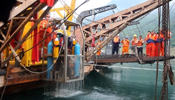 10 confirmed dead, 5 still missing from SW China capsizing