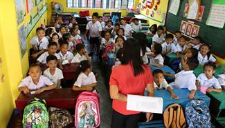 Students embark on fisrt day of school in Philippines