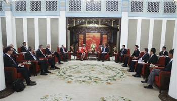 Chinese Vice Premier Wang Yang meets members of U.S. delegation
