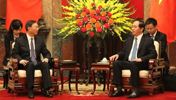 Chinese State Councilor Yang Jiechi meets with Vietnamese party, state leaders on ties