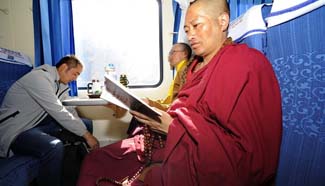 Pilgrims to Lhasa benefit from Qinghai-Tibet Railway