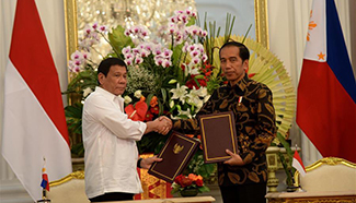 Philippine president visits Indonesia to tie bilateral relations