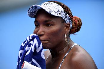 Venus Williams beats Risa Ozaki 2-0 during women's singles