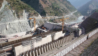 Pakistan's 1st tunnel welcomes breakthrough at Neelum-Jhelum hydropower project