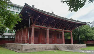 Glimpse of Hualin Monastery hall in Fuzhou