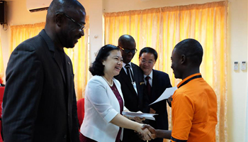 Chinese ambassador presents scholarship awards to Ghanaian students