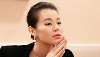Actress Myolie Wu releases fashion shots