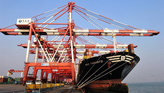 China's November exports up 5.9 pct, imports up 13 pct