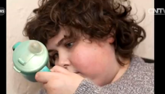 Chinese factory makes special cups for autistic British boy