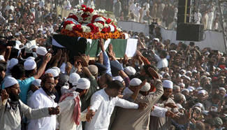 People attend funeral of plane crash victim in Pakistan