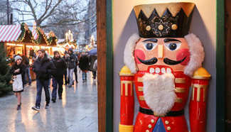 Christmas market in Berlin reopens