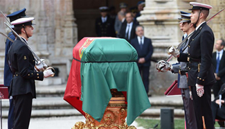 Portugal holds state funeral for Soares