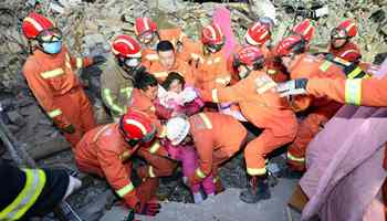 2 rescued, 7 dead in China home collapse