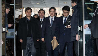 Samsung heir appears in hearings to decide arrest sought by S.Korean prosecutors