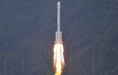 China Focus: China launches 1st high-throughput communications satellite
