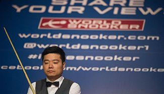 First session of semifinal match: Ding vs. Selby