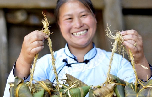 Straw-ashes Zongzi made in China's Guizhou