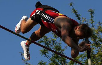 Athletes compete at 5th Athens Street Pole Vault