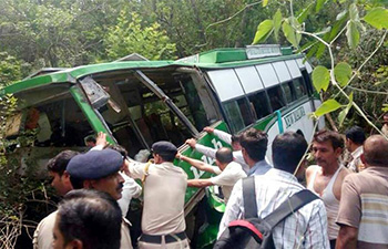 At least 10 killed, 30 injured in bus accident in northern India