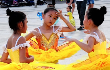 Children prepare for national dance competition in S China