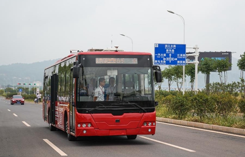 12-meter-long electric smart bus starts road test in central China