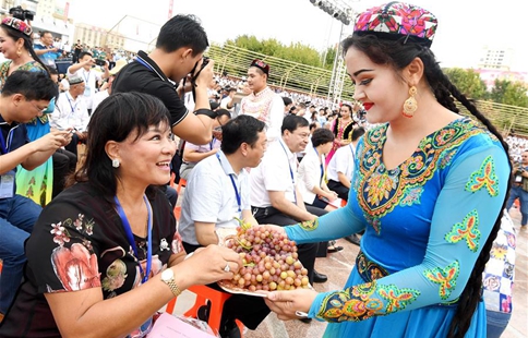 Grape festival opens at Turpan in China's Xinjiang