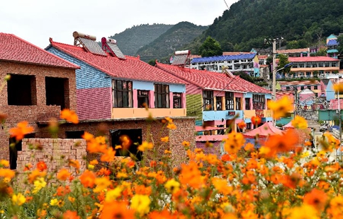 Colorful houses seen in N China's beautiful countryside